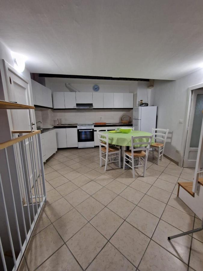 Вилла Casa Scheledd Чистернино Экстерьер фото